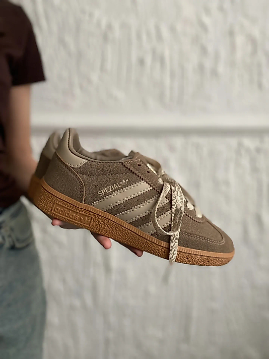 Adidas Spezial Kahverengi Süet – Koyu Krem Şeritli