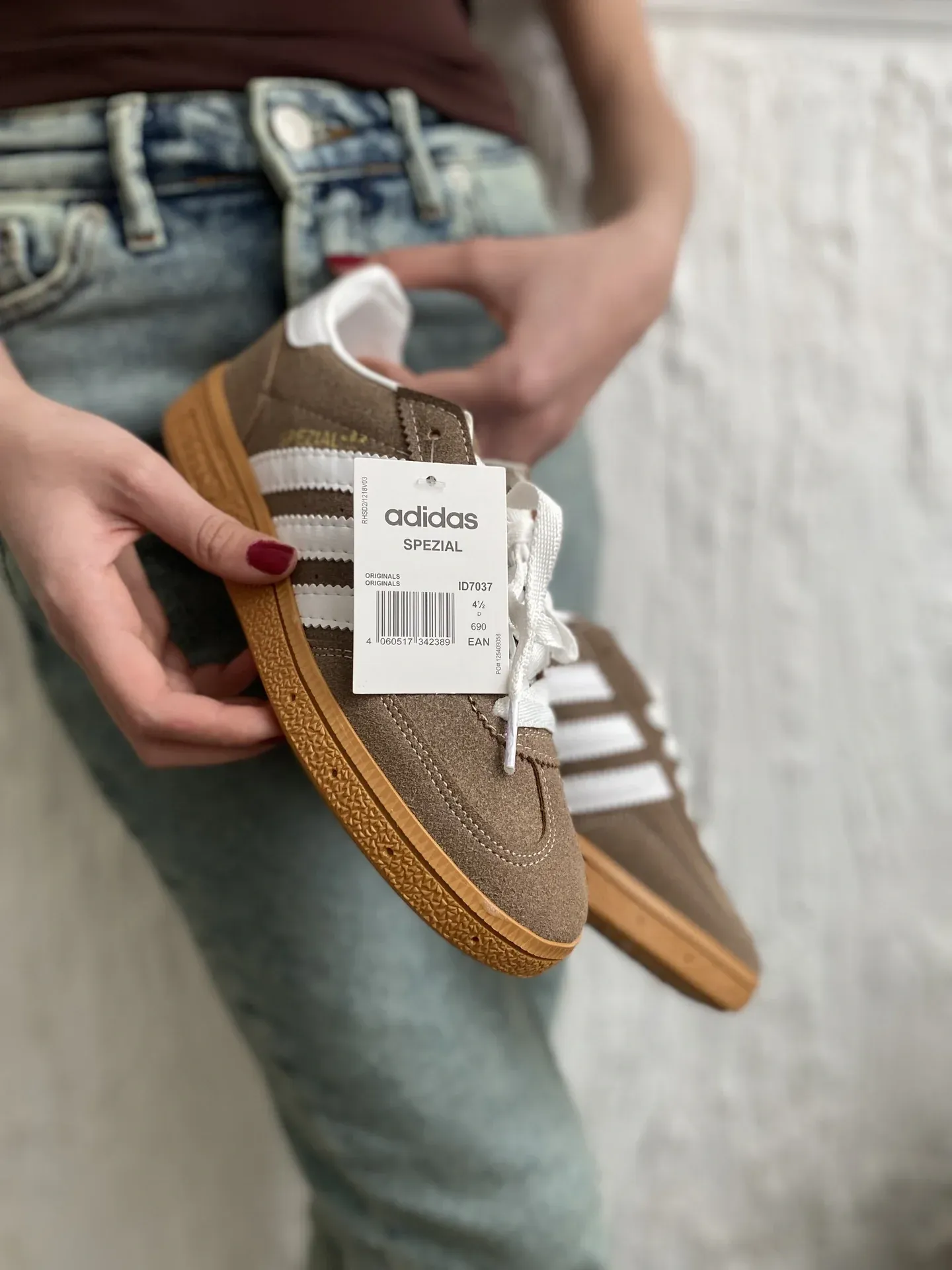 Adidas Spezial Kahverengi Süet Sneaker – Açık Beyaz Şeritli