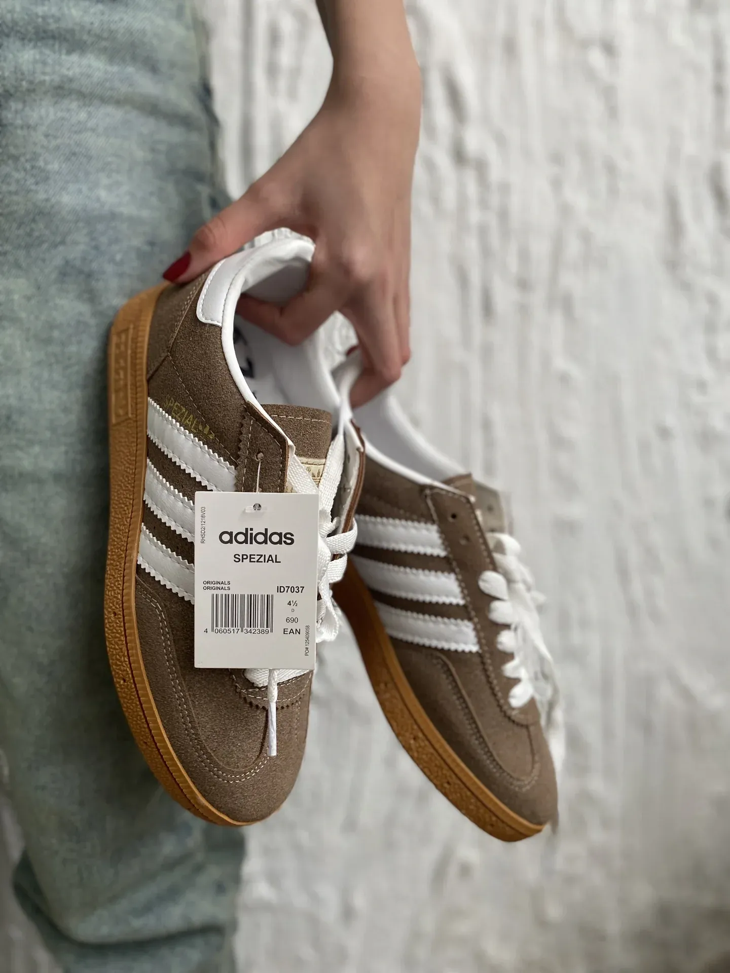Adidas Spezial Kahverengi Süet Sneaker – Açık Beyaz Şeritli